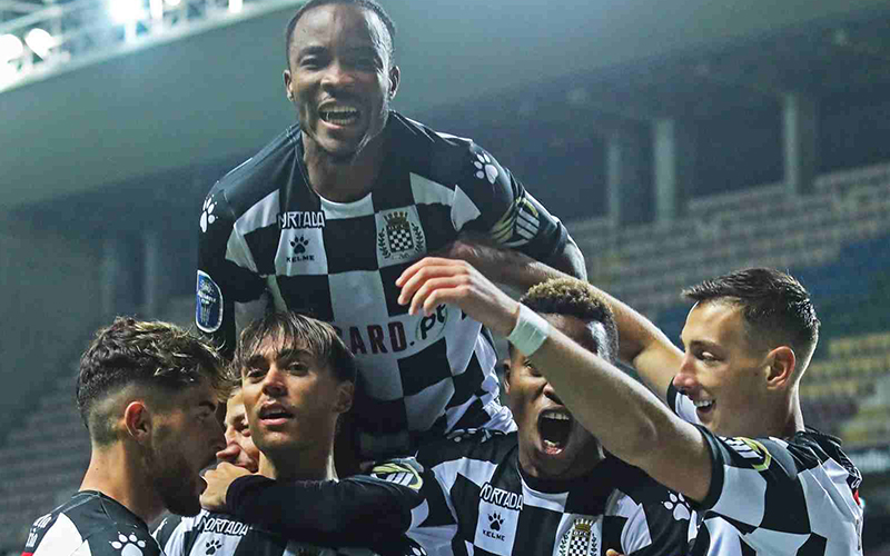 boavista-vs-guimaraes-03h30-ngay-13-12-2022-1