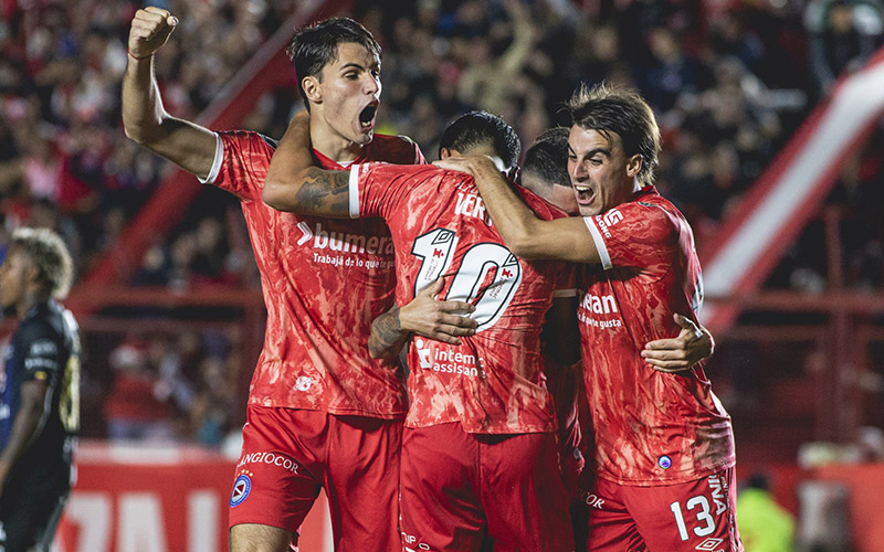 Argentinos juniors tự tin giành ba điểm trên sân nhà